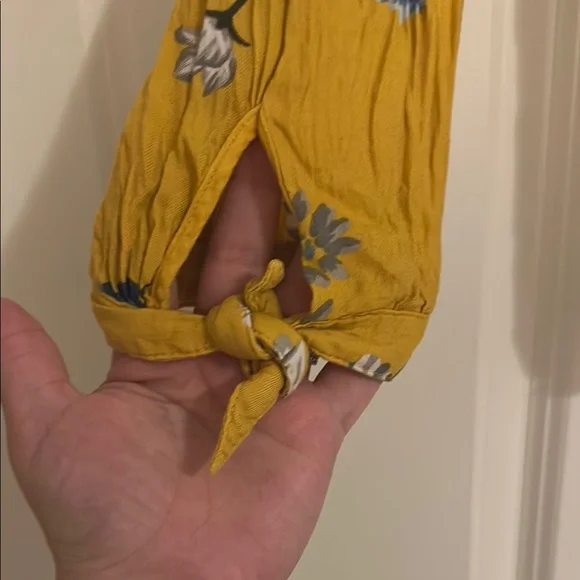 Old Navy Floral Yellow Blouse - Picture 2 of 4